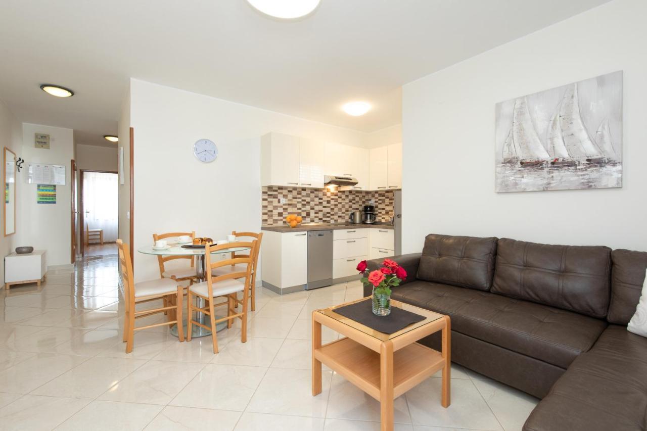 Apartments Dujmovic Ivo 2 Башка Екстер'єр фото