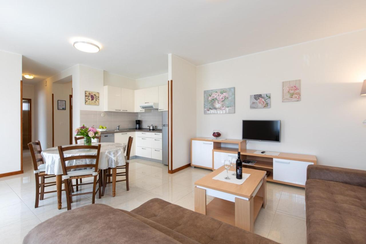 Apartments Dujmovic Ivo 2 Башка Екстер'єр фото